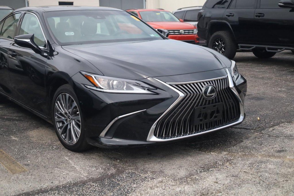 Used 2019 Lexus ES 350 FWD image 2
