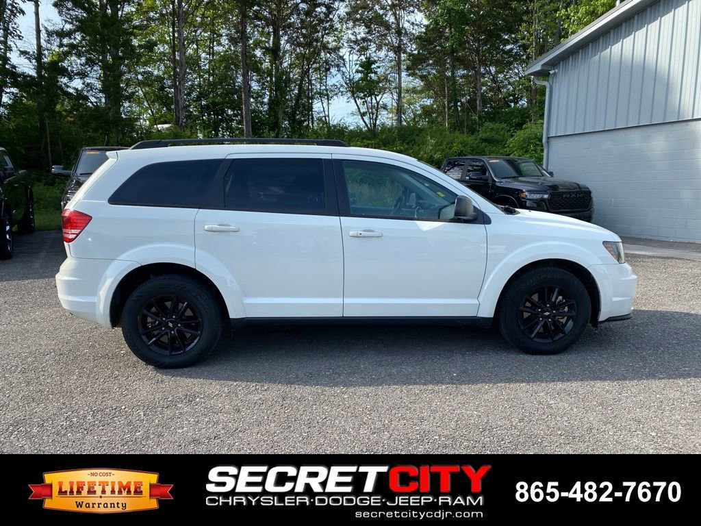Used 2020 Dodge Journey SE w/ Blacktop Package FWD image 4