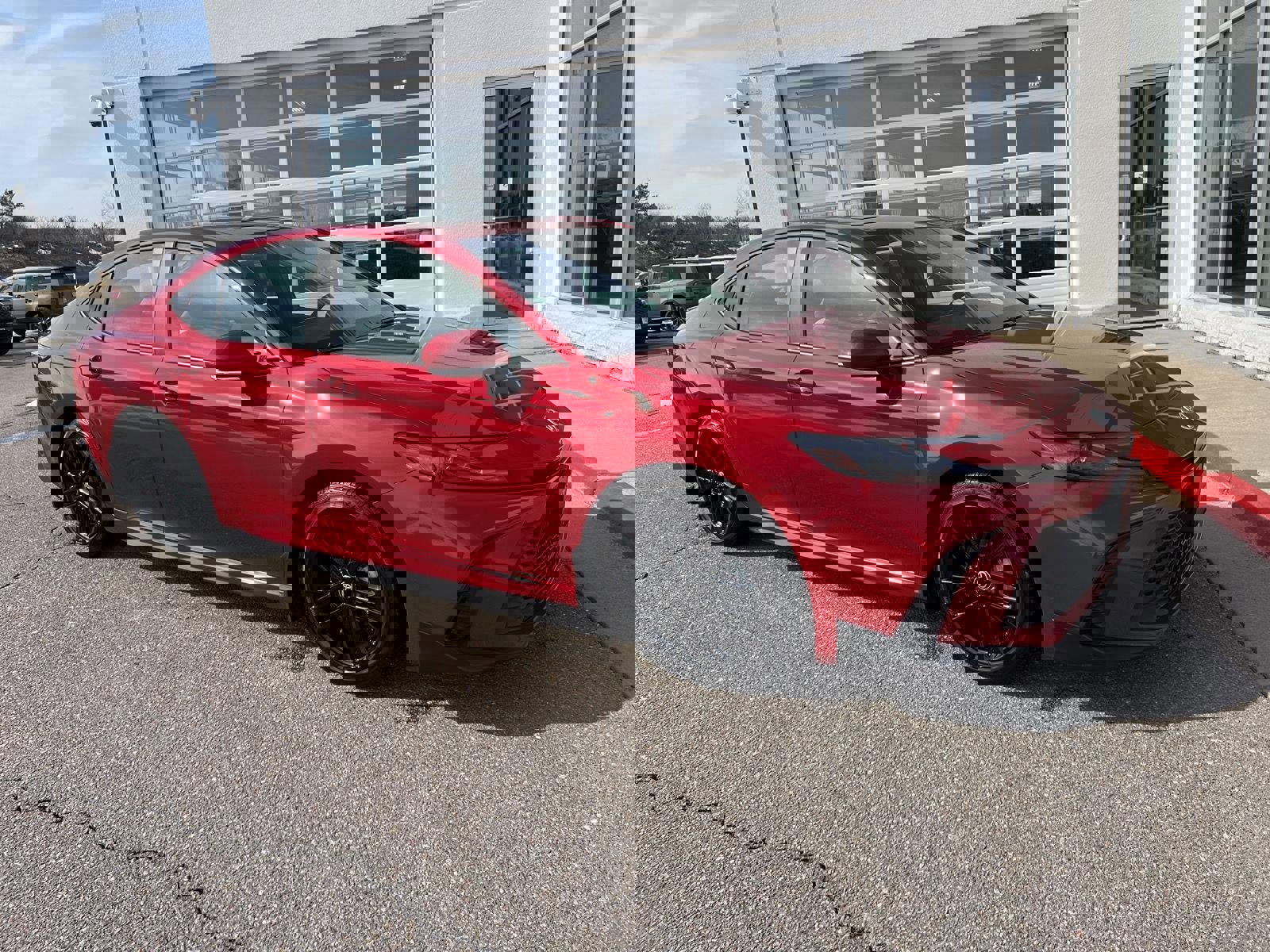 Used 2025 Toyota Camry SE w/ Multimedia Upgrade Package image 18