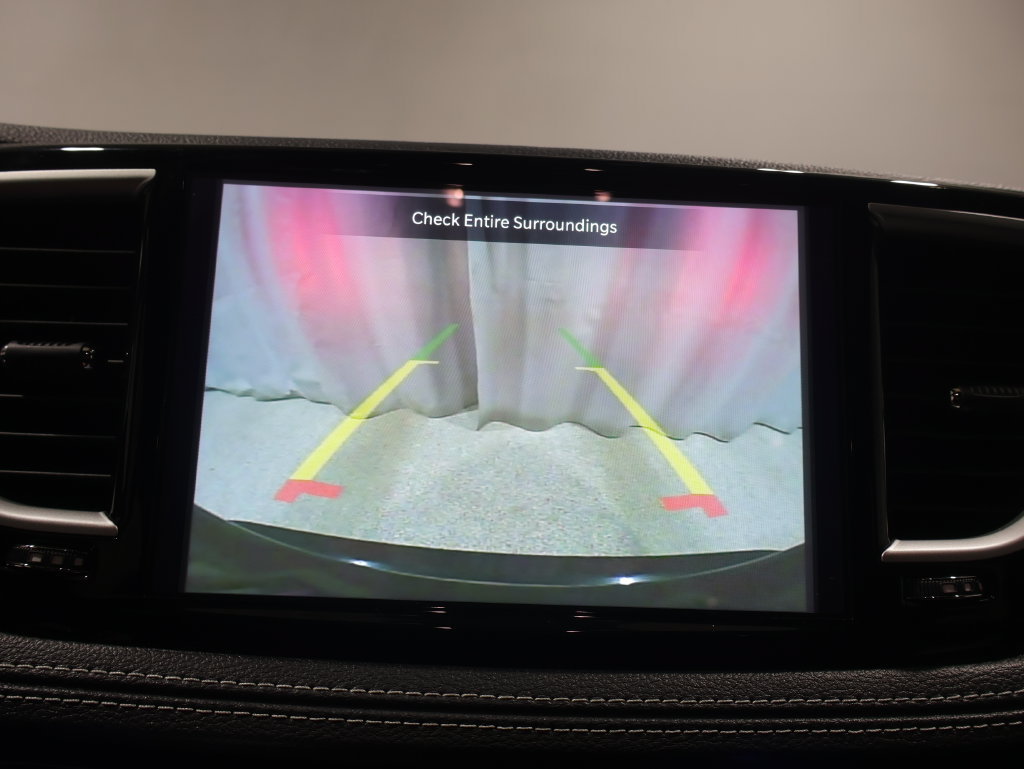 Used 2023 Chrysler Pacifica Touring-L w/ Uconnect Theater Family Group FWD image 26