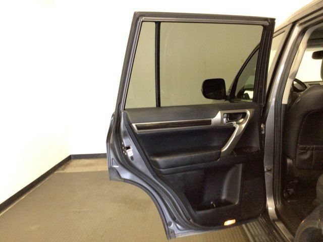 Used 2015 Lexus GX 460 w/ Navigation Package AWD/4WD image 9