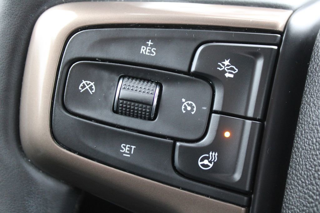 Used 2023 Chevrolet Suburban High Country image 34