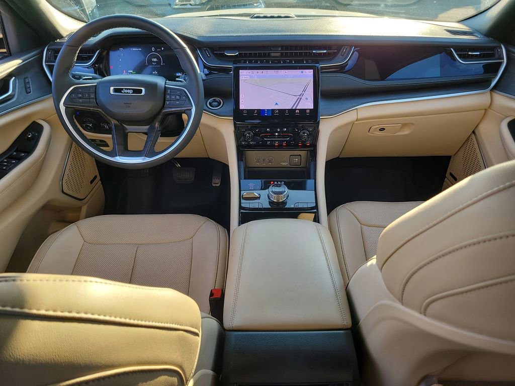 Used 2023 Jeep Grand Cherokee 4WD 4xe w/ Luxury Tech Group II image 13