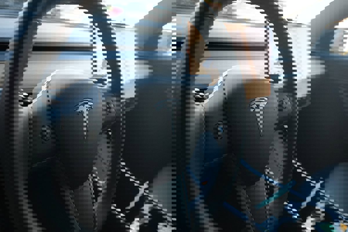 Used 2020 Tesla Model 3 Standard Range Plus image 34