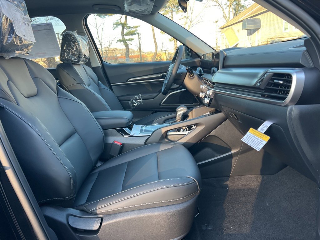 New 2025 Kia Telluride S image 16