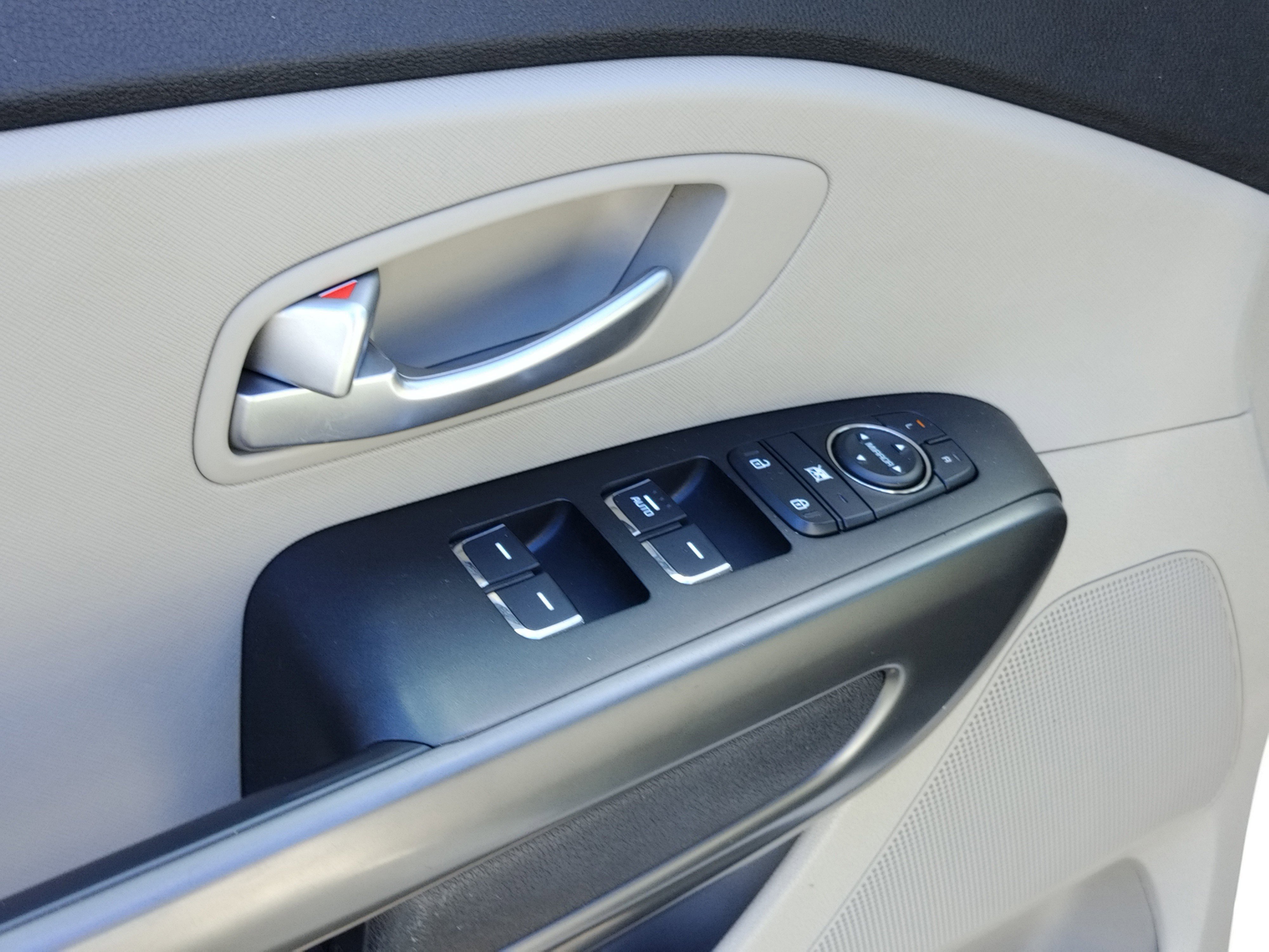 Used 2020 Kia Sedona L image 19