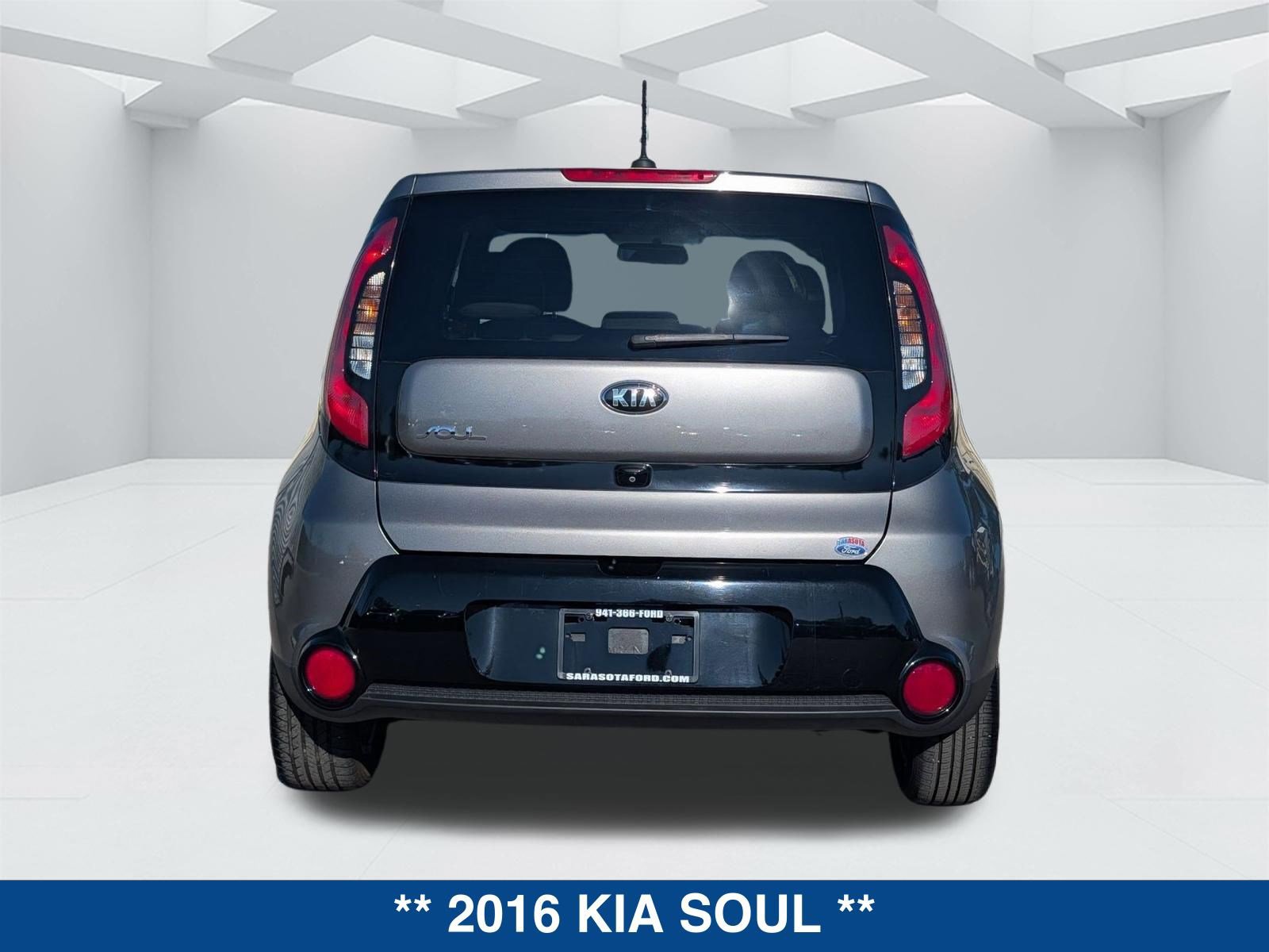 Used 2016 Kia Soul + image 5