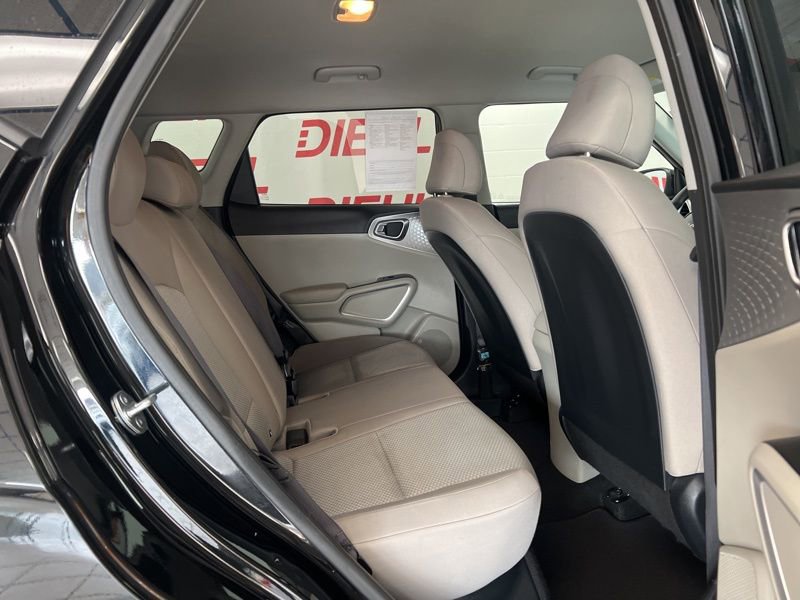 Certified 2023 Kia Soul LX FWD image 10