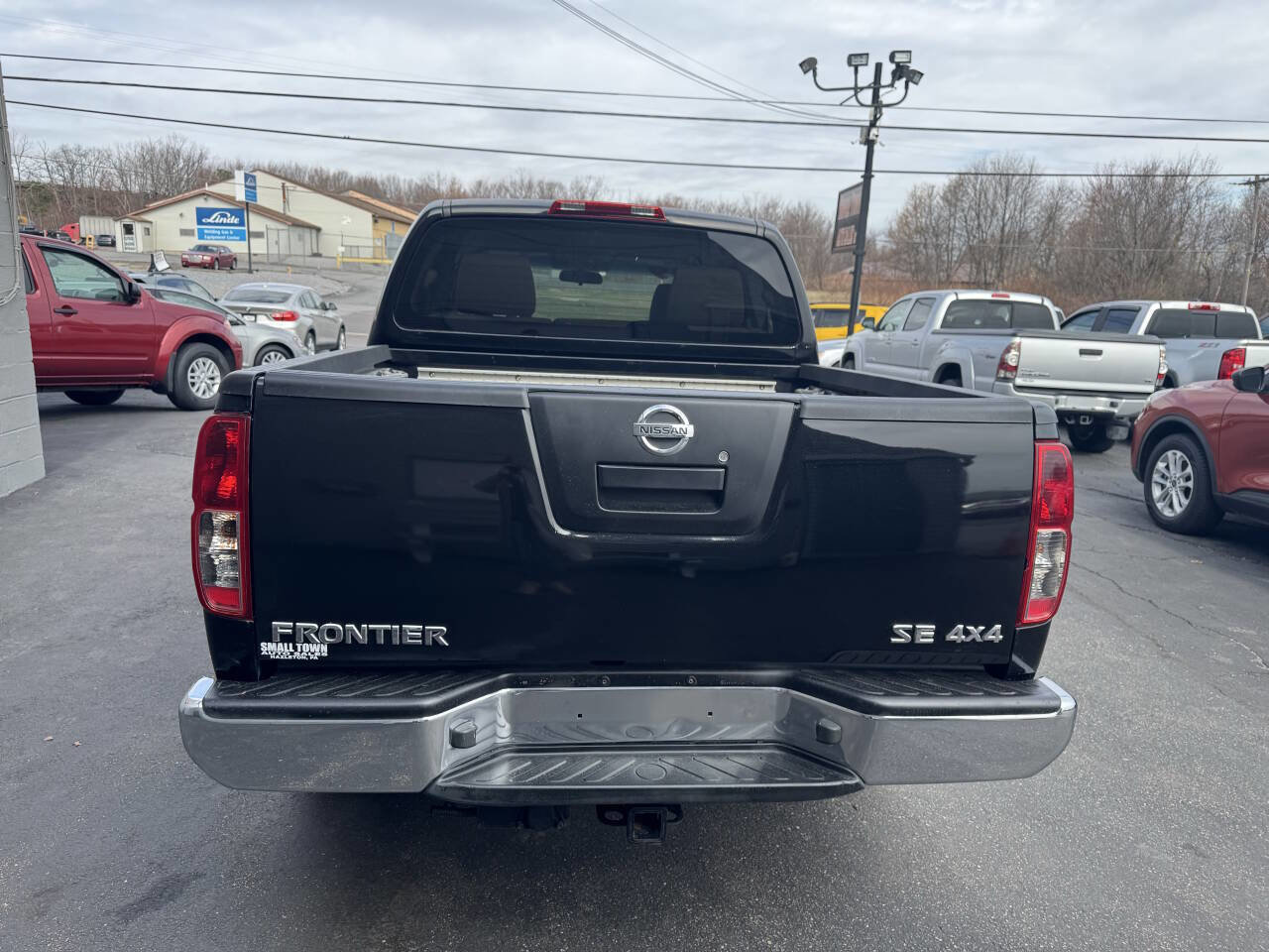 Used 2009 Nissan Frontier SE w/ SE Value Truck Pkg image 7