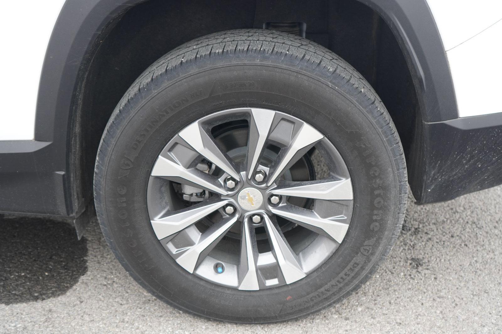 New 2025 Chevrolet Equinox LT w/ Safety and Technology Package image 11