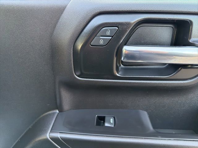 Used 2020 Chevrolet Silverado 1500 Custom w/ Custom Value Package image 14