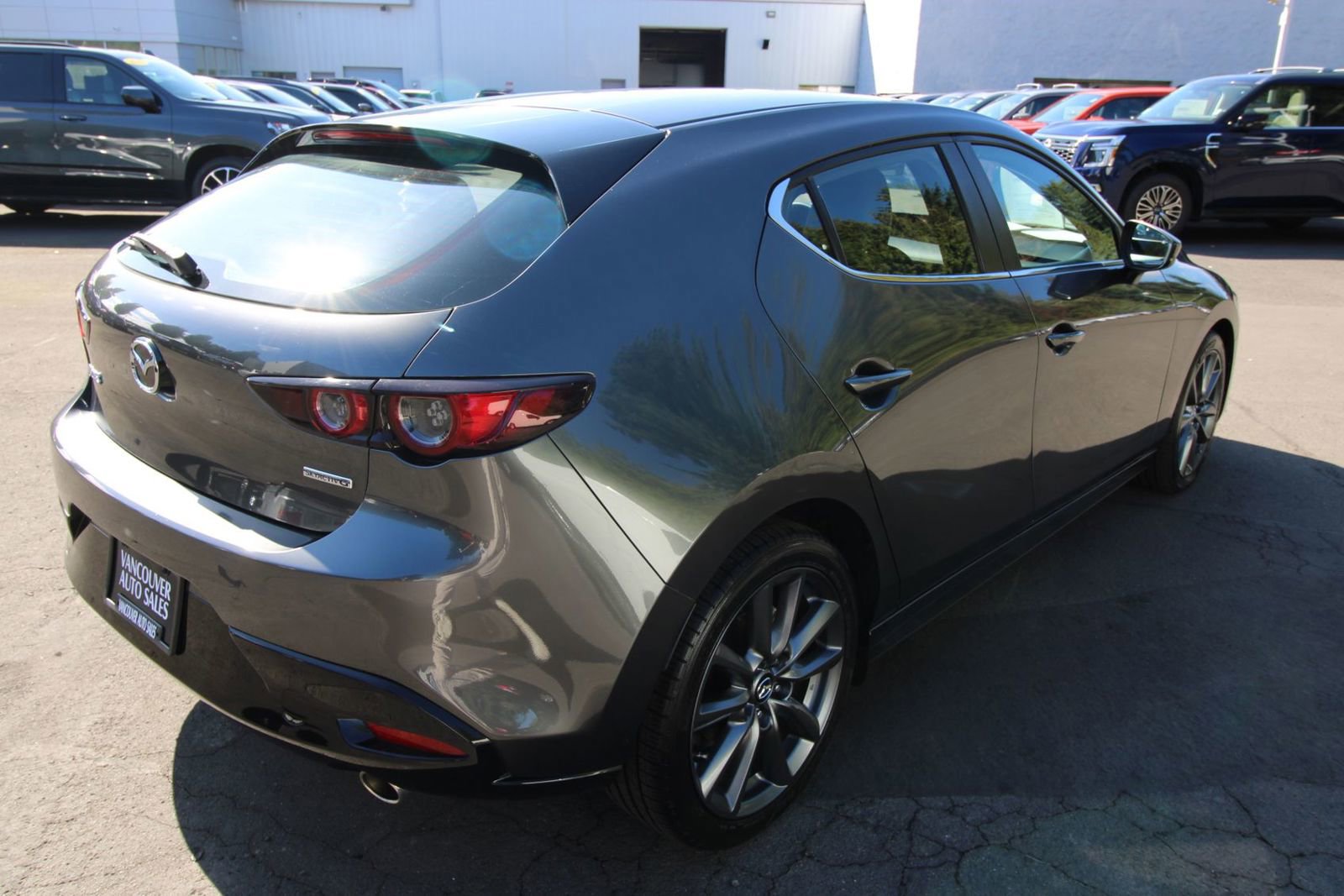 Used 2020 MAZDA MAZDA3 Hatchback image 6