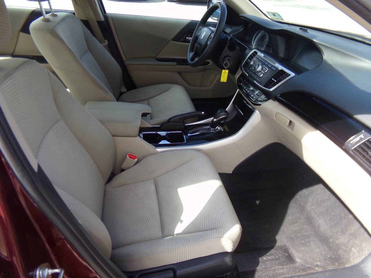 Used 2016 Honda Accord LX image 32