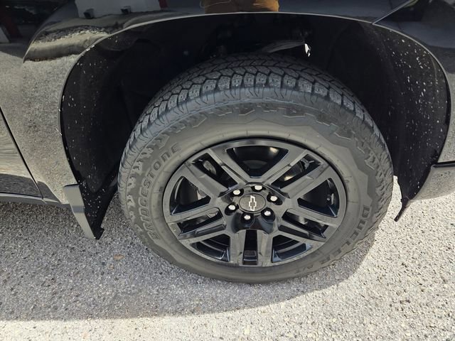 Used 2024 Chevrolet Silverado 1500 Custom w/ Turbomax Blackout Package RWD image 17