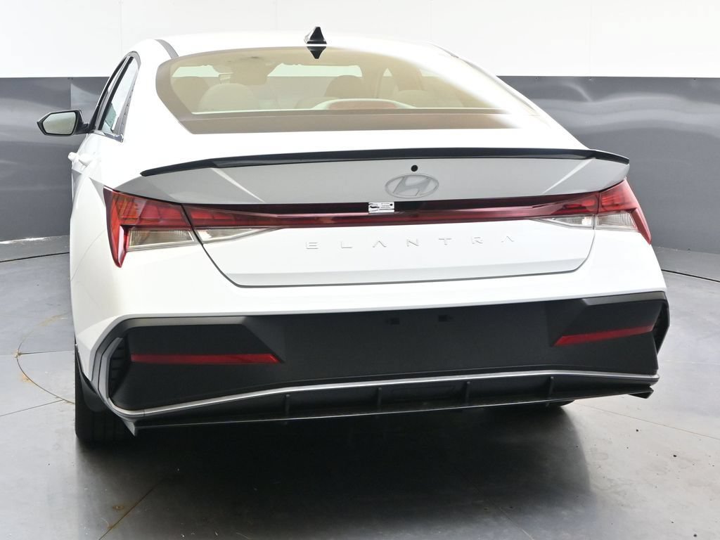 New 2026 Hyundai Elantra SEL Sport Premium FWD image 4