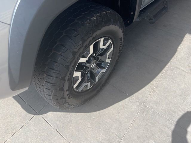 Used 2020 Toyota Tacoma TRD Off-Road AWD/4WD image 4