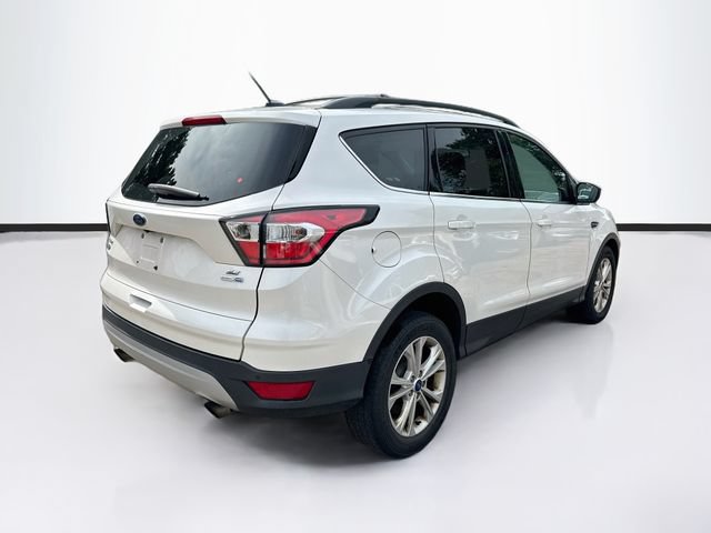 Used 2017 Ford Escape SE w/ SE Leather Comfort Package AWD/4WD image 9