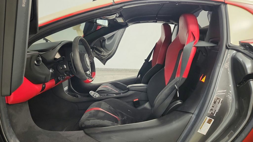 Used 2019 McLaren 570S Spider RWD image 40