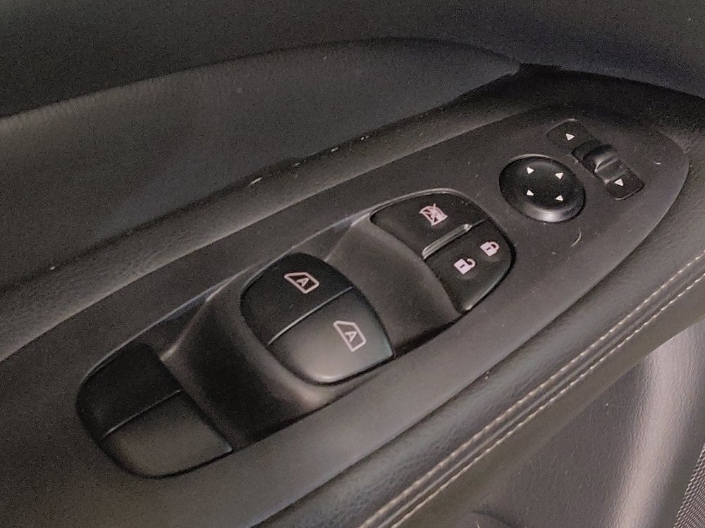 Used 2018 Nissan Pathfinder SV AWD/4WD image 27