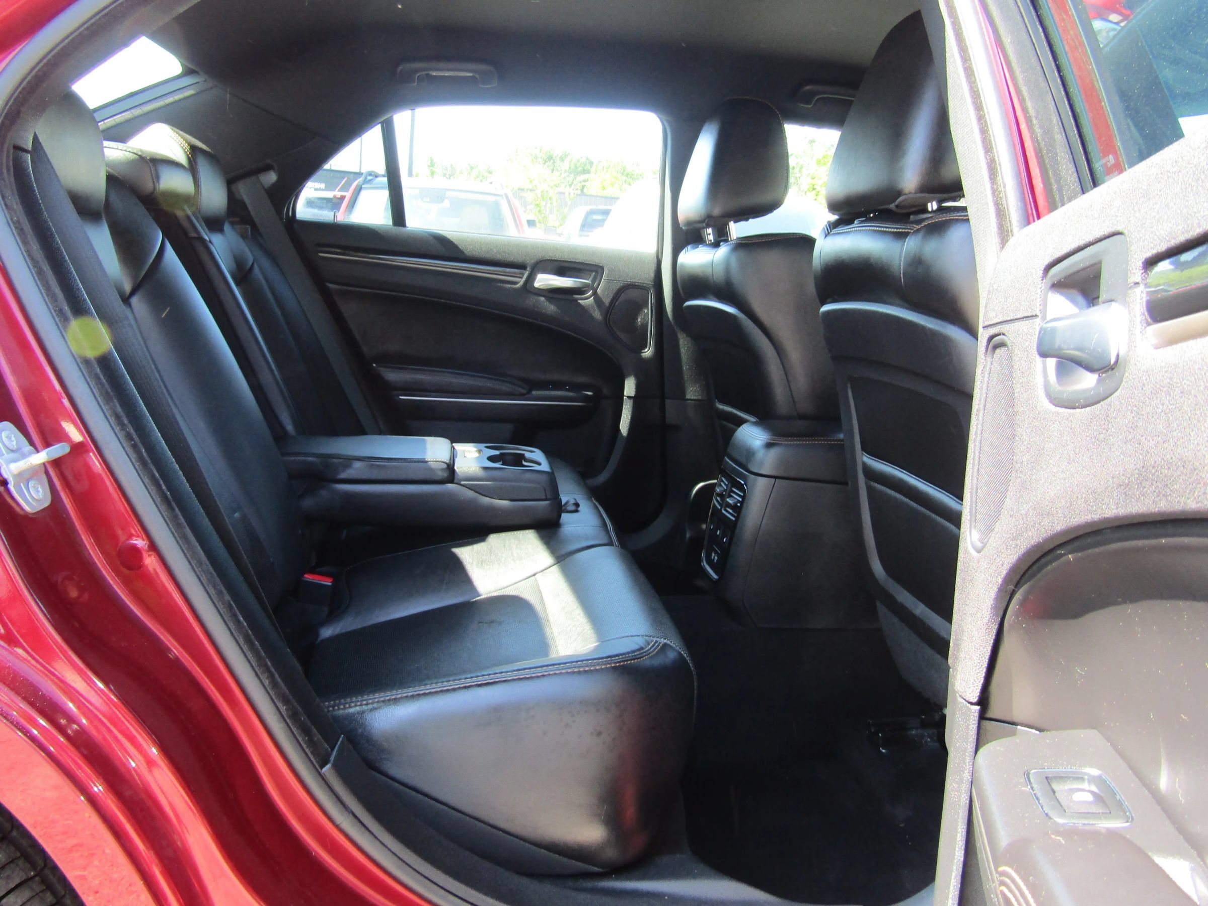 Used 2018 Chrysler 300 S w/ Safetytec Plus Group AWD/4WD image 14