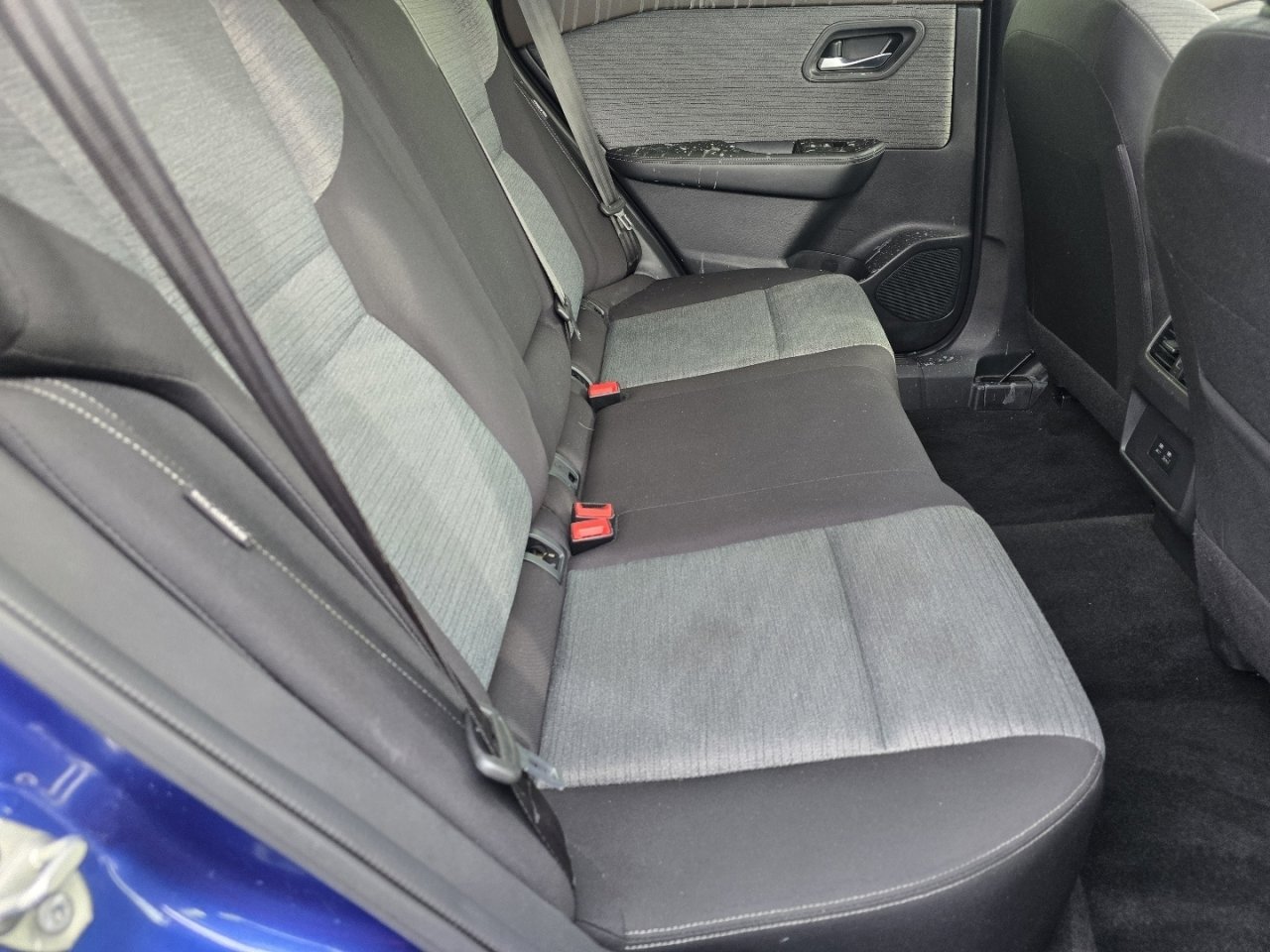 Used 2023 Nissan Rogue SV image 13