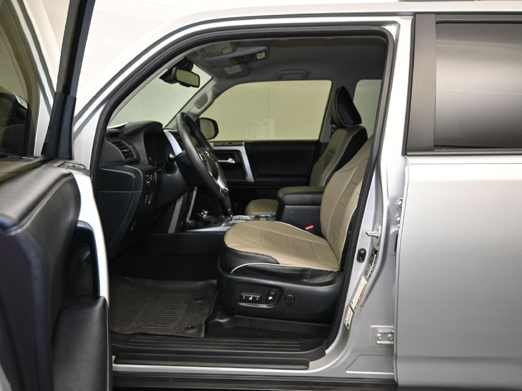 Used 2023 Toyota 4Runner SR5 AWD/4WD image 19