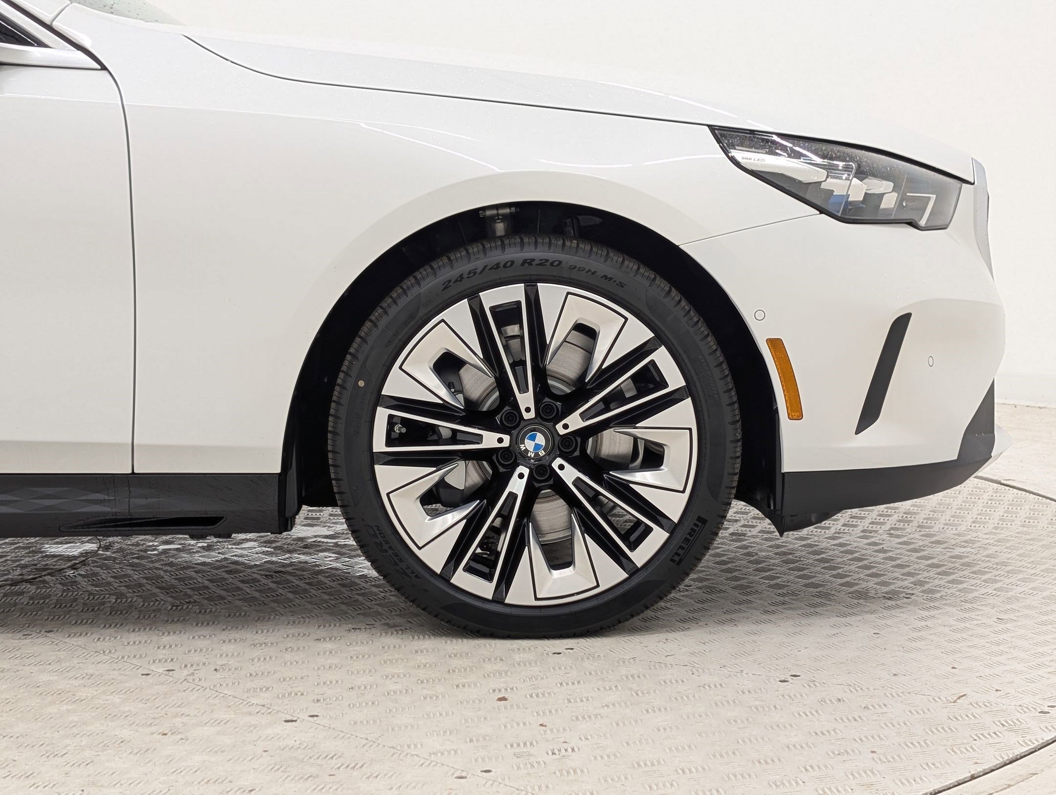 New 2026 BMW 530i RWD image 12