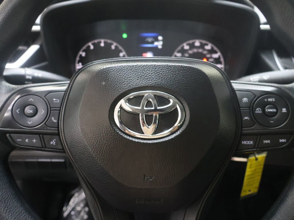 Used 2025 Toyota Corolla LE image 18