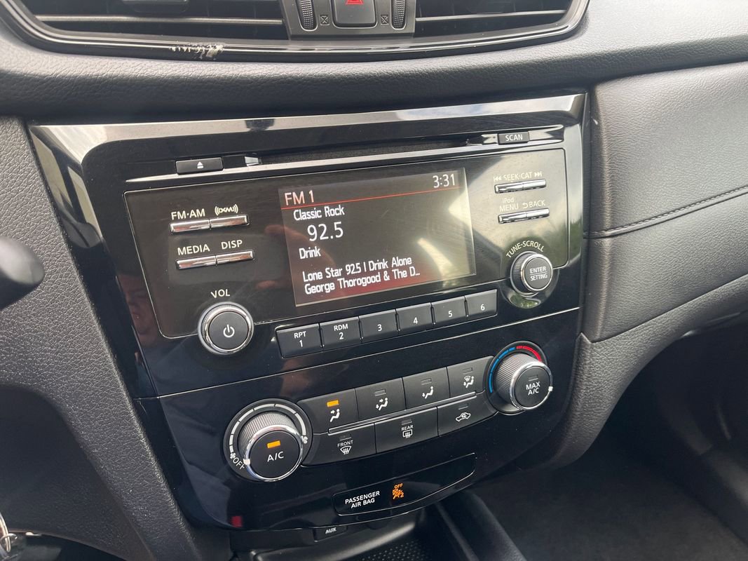 Used 2017 Nissan Rogue S FWD image 24