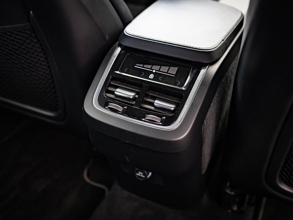 Used 2018 Volvo XC90 T5 R-Design w/ Convenience Package image 37