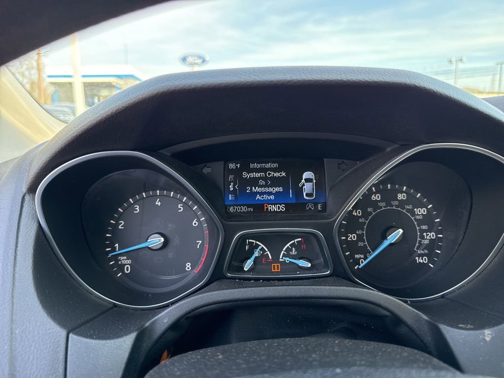 Used 2018 Ford Focus SE w/ SE Appearance Package image 10