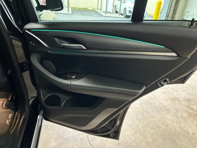 Used 2023 BMW X4 xDrive30i w/ Premium Package image 23