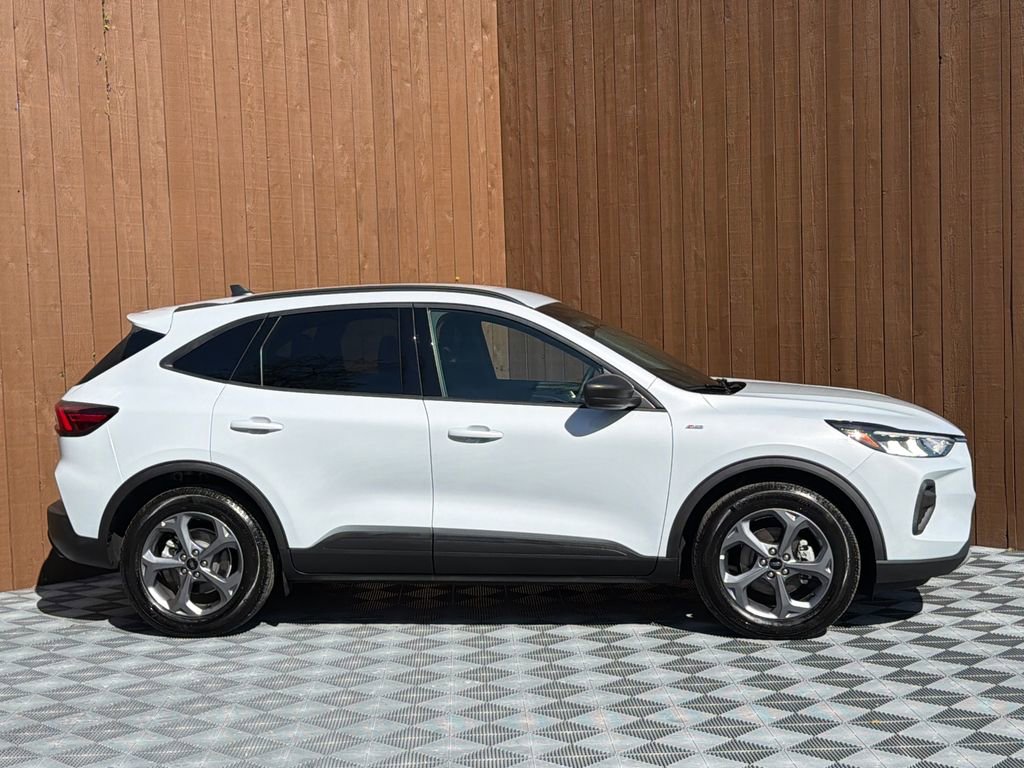 Used 2025 Ford Escape ST-Line w/ Equipment Group 301A image 15