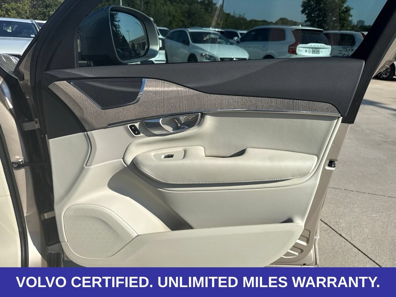 Certified 2023 Volvo XC90 B6 Plus w/ Protection Package Premier AWD/4WD image 12