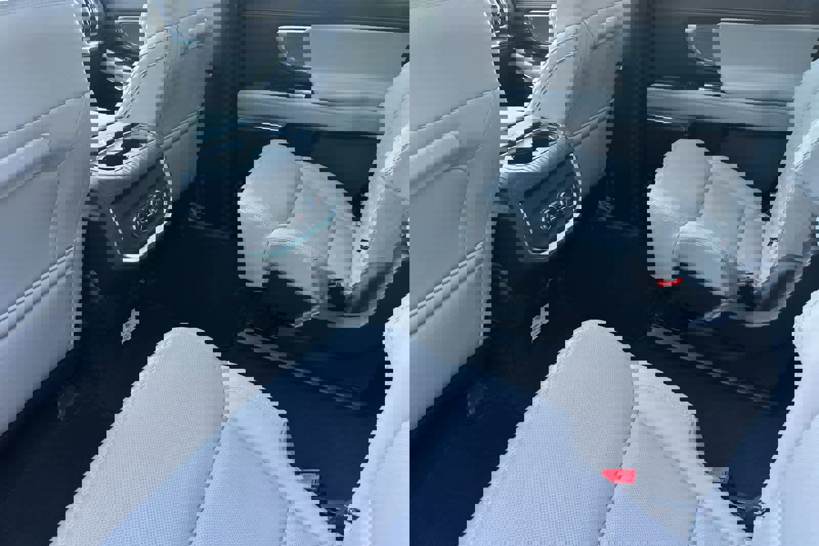 Certified 2025 Ford Expedition Platinum image 4