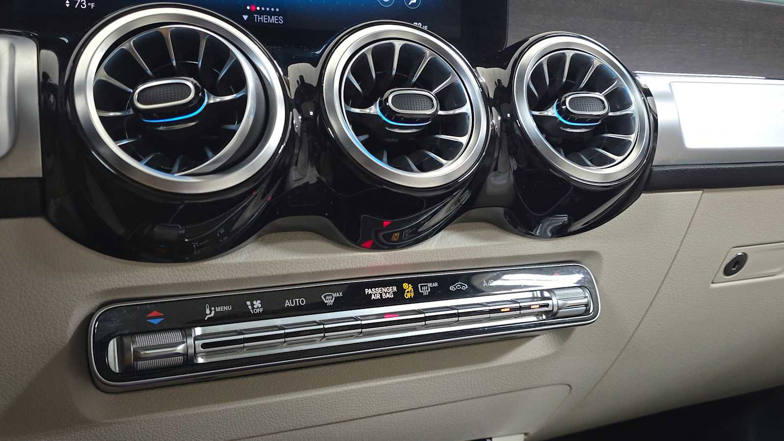 Certified 2022 Mercedes-Benz GLB 250 4MATIC image 32