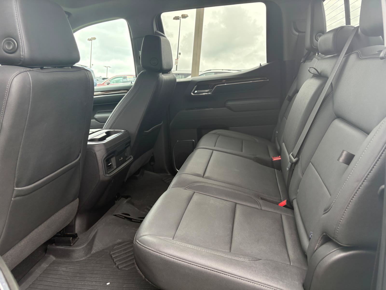 Used 2024 Chevrolet Silverado 1500 LT Trail Boss w/ Convenience Package II AWD/4WD image 18