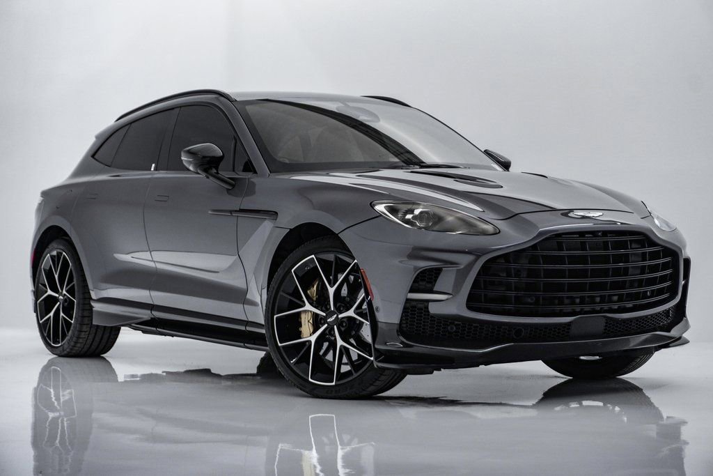 Used 2025 Aston Martin DBX 707 image 1