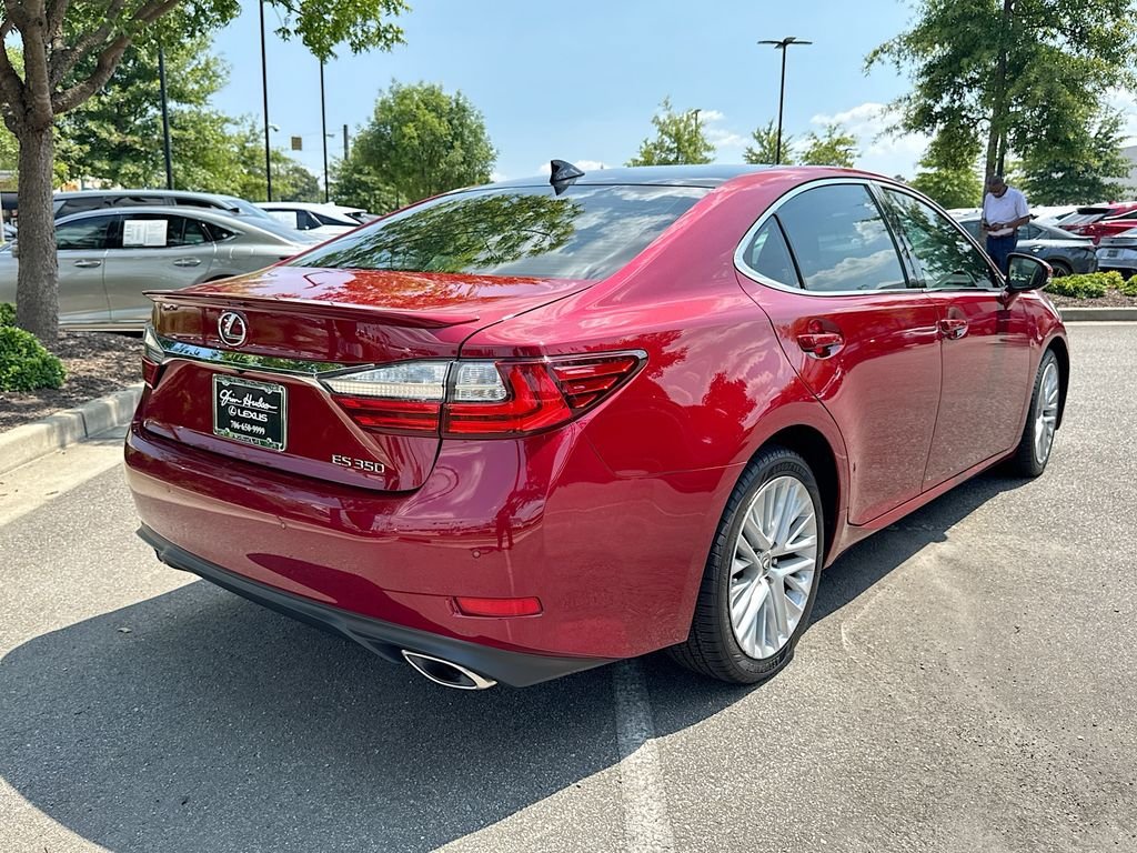 Used 2017 Lexus ES 350 w/ Ultra Luxury Package FWD image 8