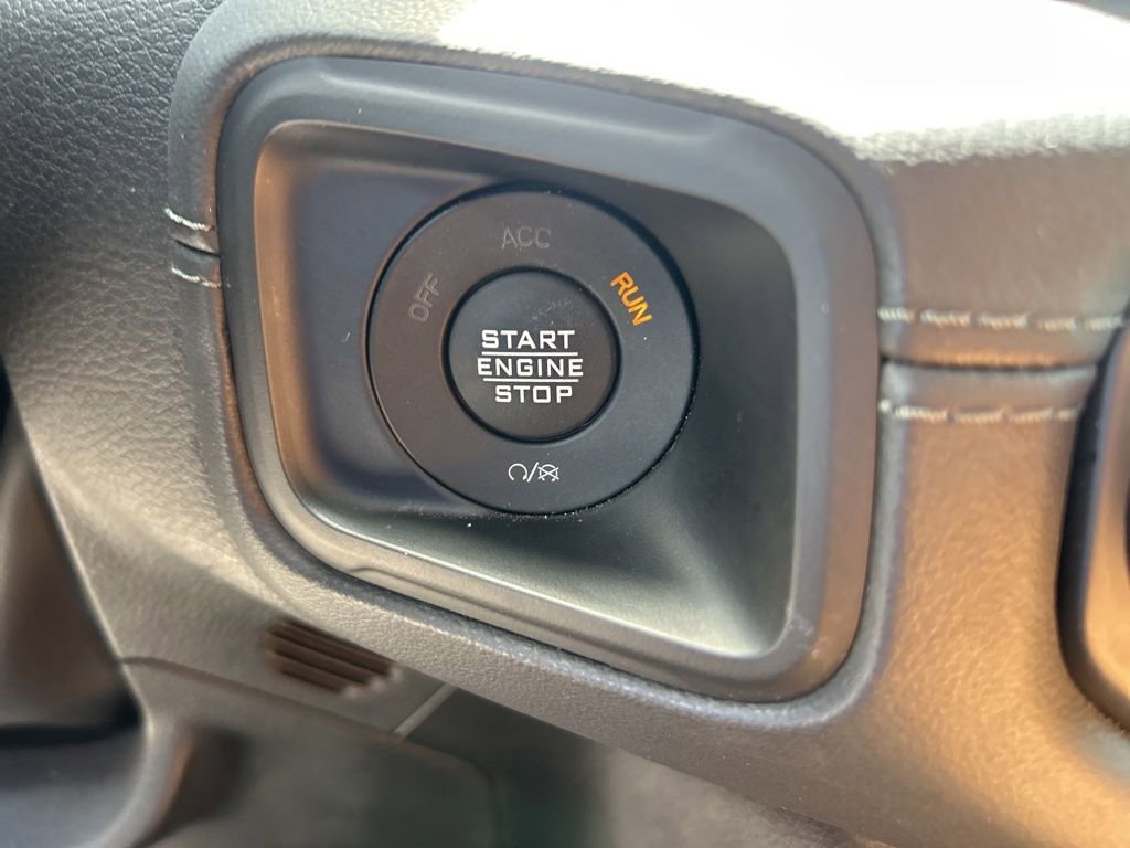 Certified 2025 Jeep Wrangler Unlimited Rubicon image 40