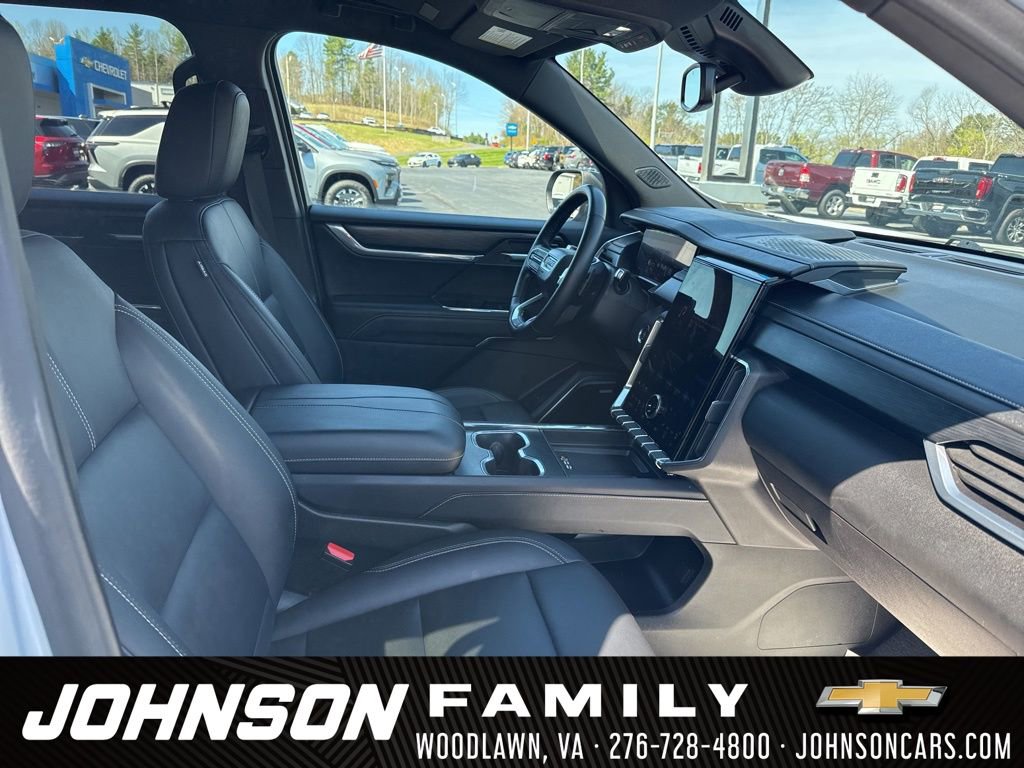 Used 2024 GMC Acadia Elevation image 38