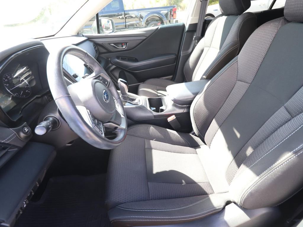 Used 2023 Subaru Outback Premium image 2