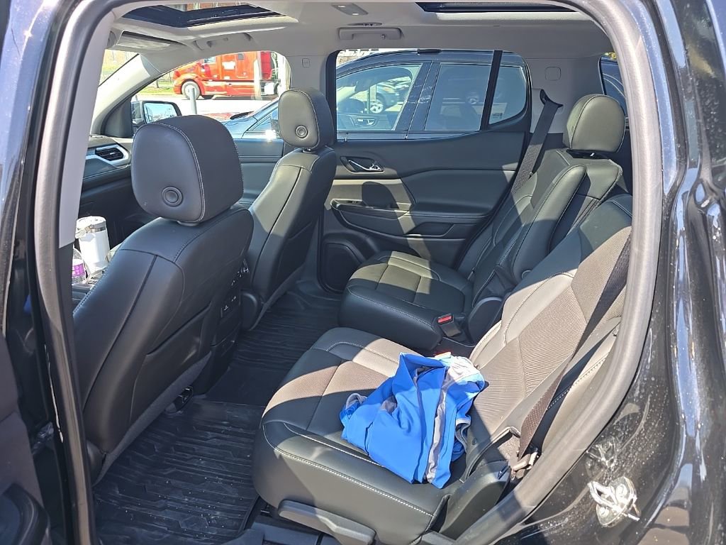 Used 2023 GMC Acadia SLT w/ Technology Package image 4