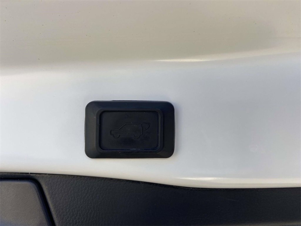 Used 2024 Toyota RAV4 XLE image 9