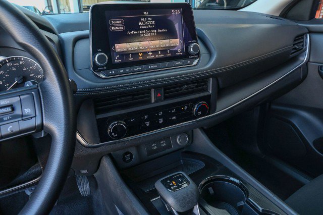 Used 2024 Nissan Rogue S FWD image 12