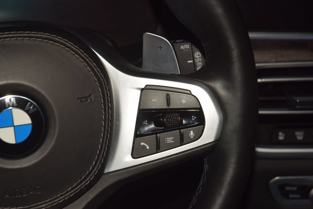 Used 2020 BMW X7 M50i w/ Dynamic Handling Package AWD/4WD image 45