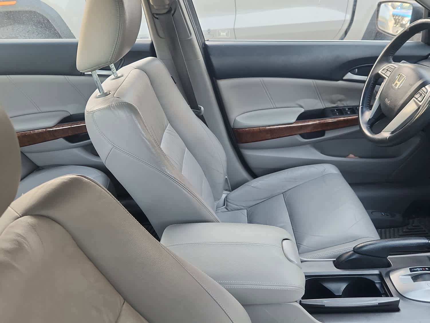 Used 2011 Honda Accord EX-L image 10