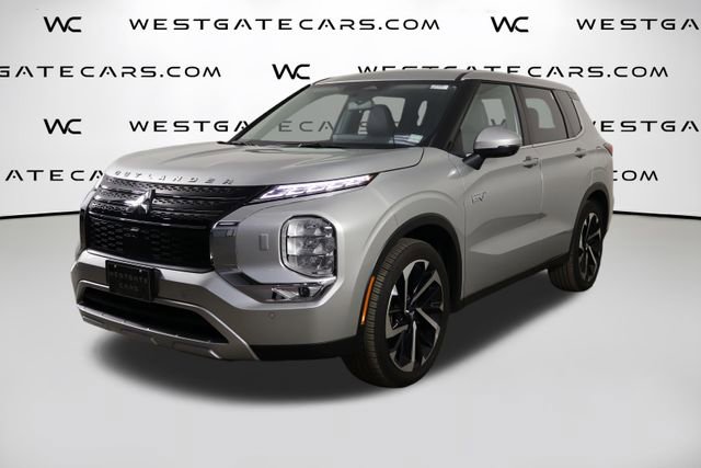 Used 2024 Mitsubishi Outlander SE image 1