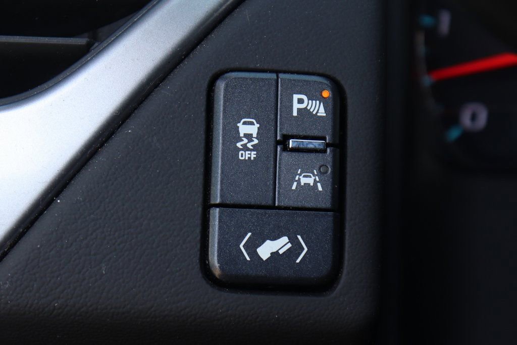 Used 2020 Chevrolet Suburban Premier RWD image 24