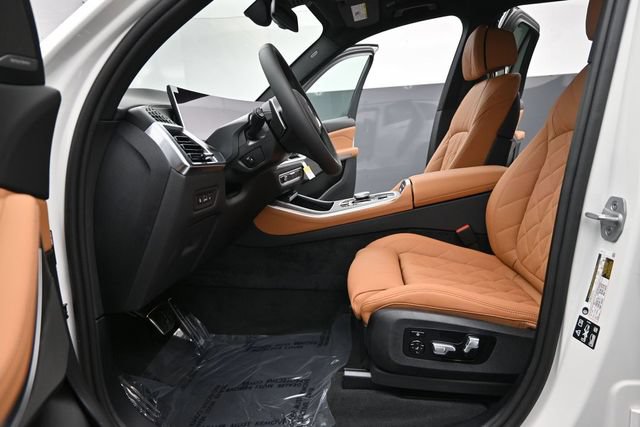 New 2026 BMW X5 xDrive40i w/ M Sport Package AWD/4WD image 17